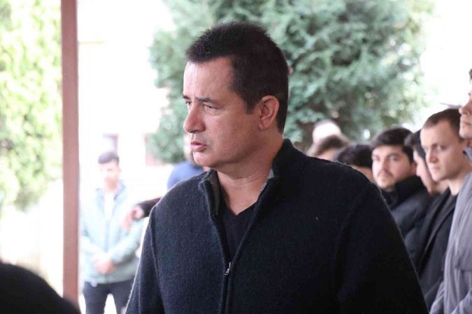 Acun Ilıcalı'dan vefa! Survivor adasında hayatınını kaybeden  eski milli kürekçi Ferhat Korkmaz'ın Sakarya'daki cenazesine geldi